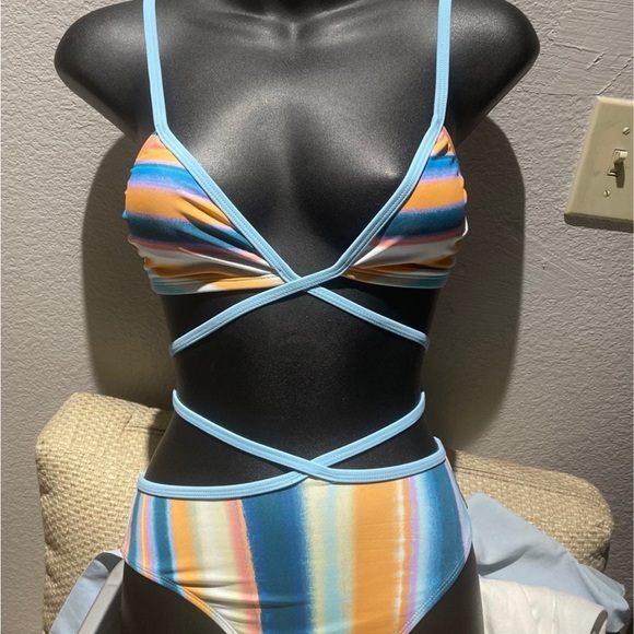 Cupshe Waterfront stripe wrap around multicolored bikini set swim - Picture 4 of 5